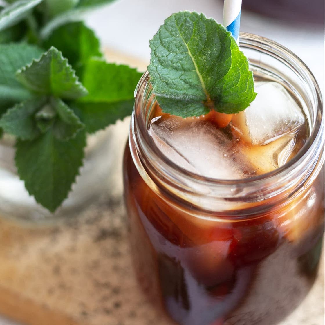 Fresh Spearmint Iced Tea