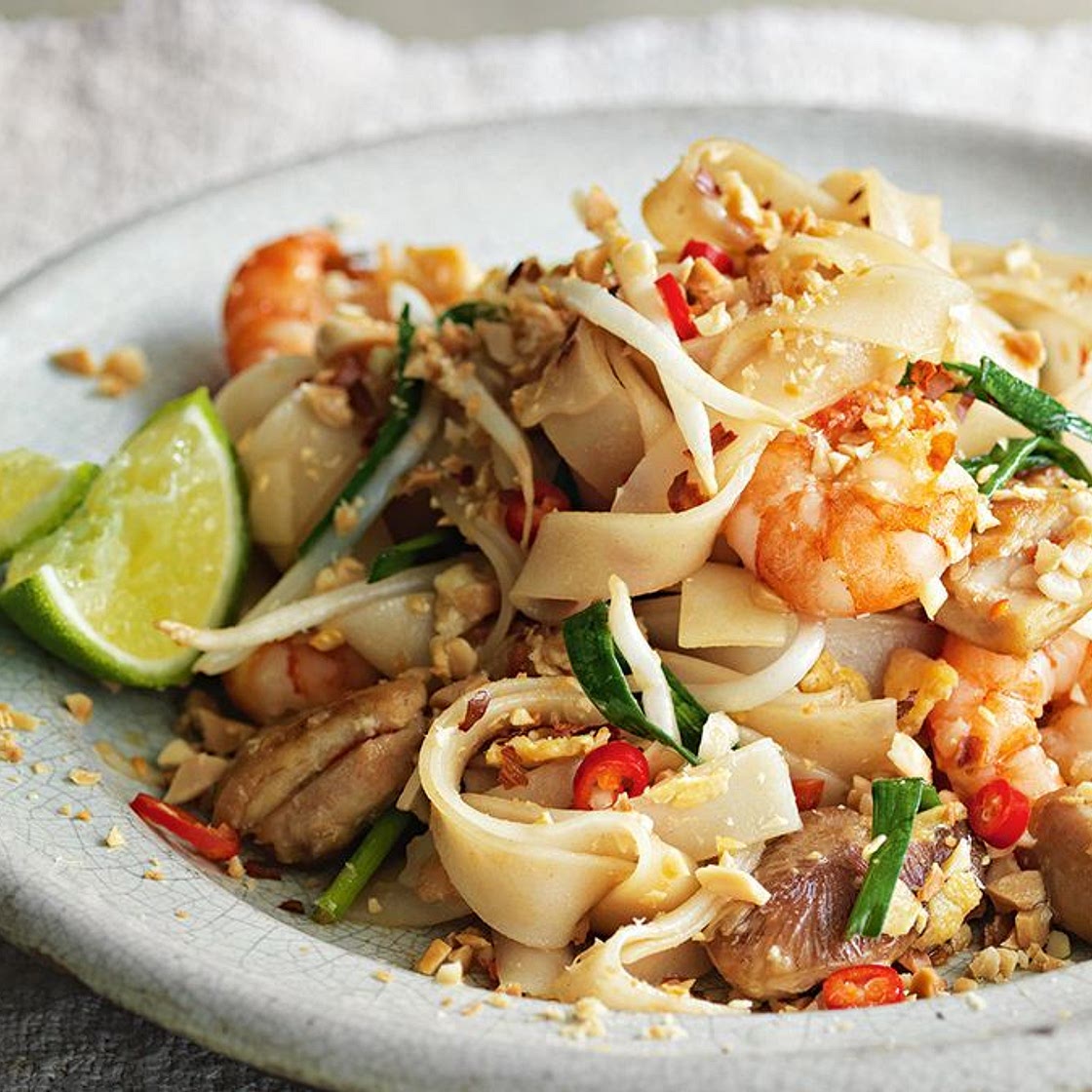 Chicken and prawn pad Thai