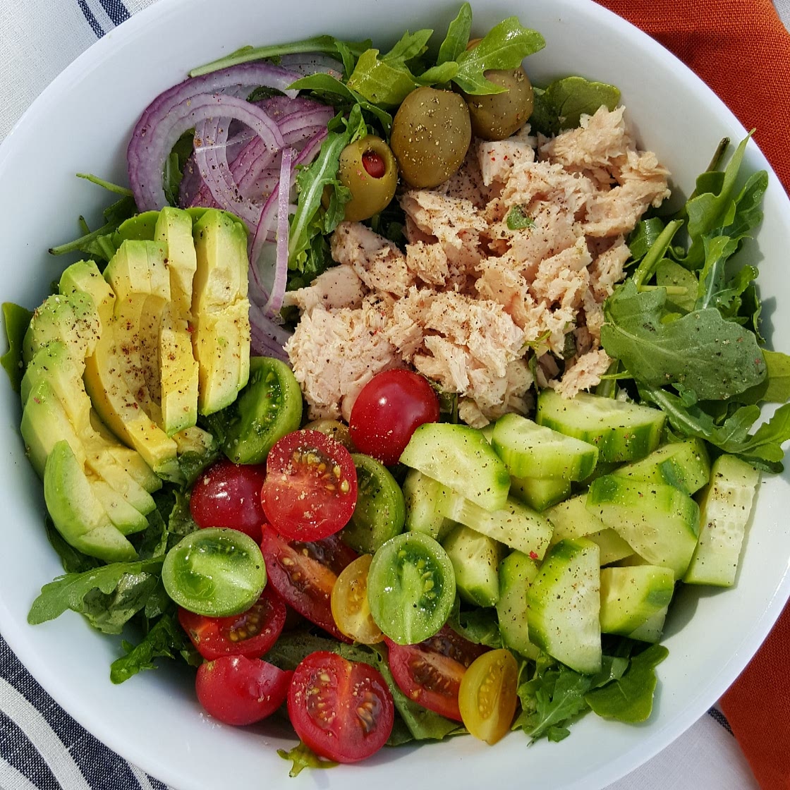 10 Minute Arugula Tuna Avocado