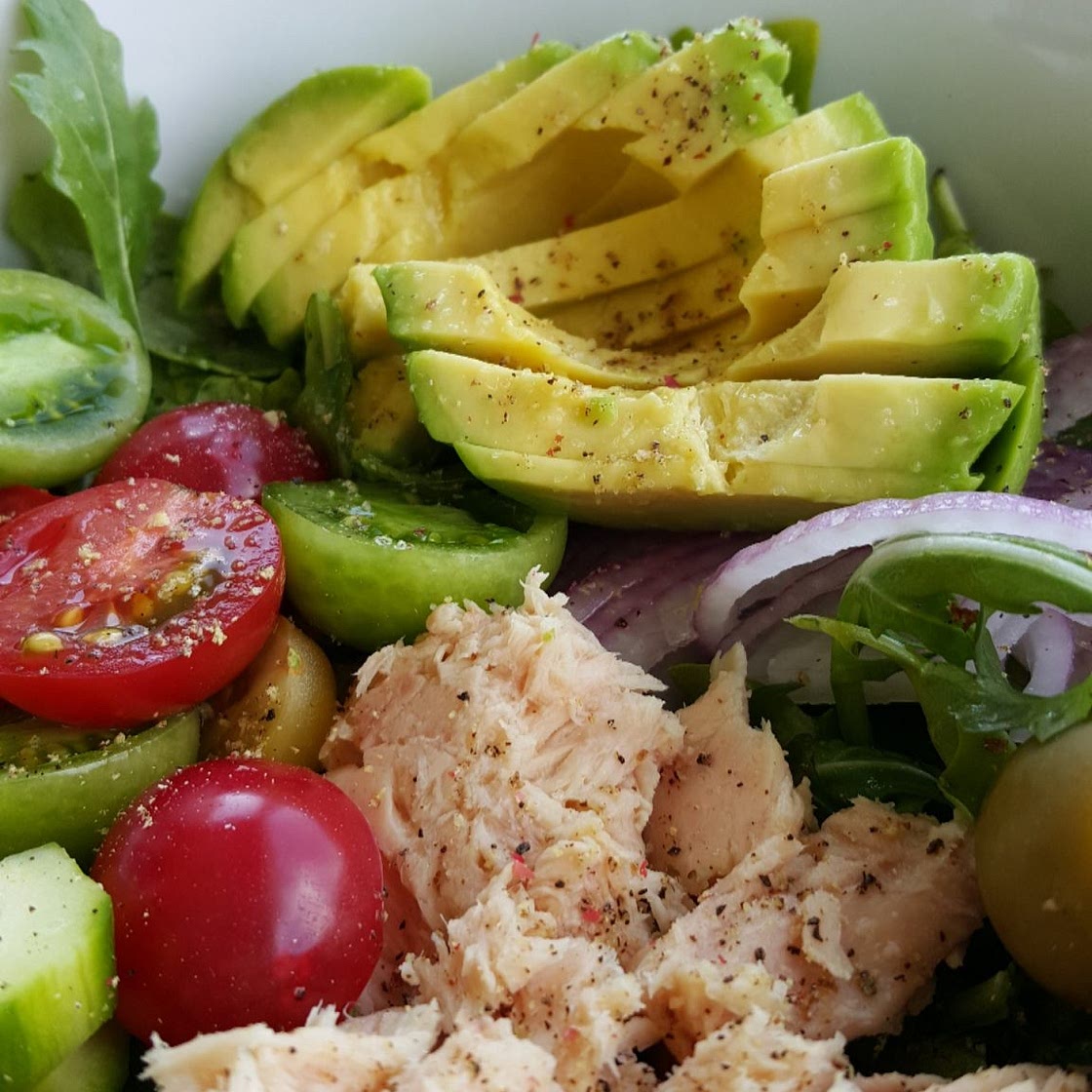 10 Minute Arugula Tuna Avocado