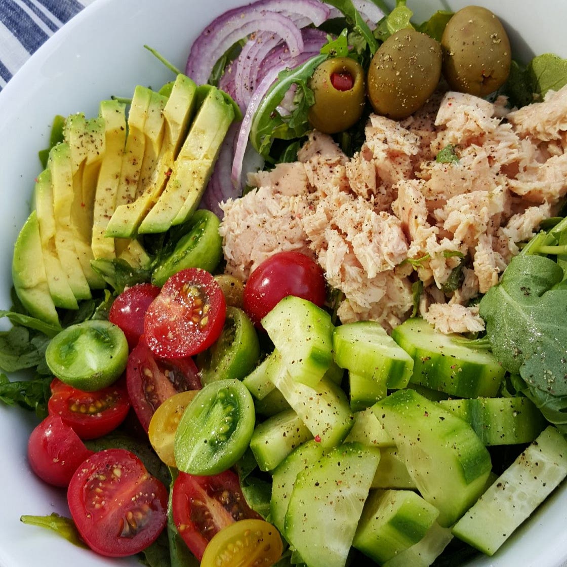 10 Minute Arugula Tuna Avocado