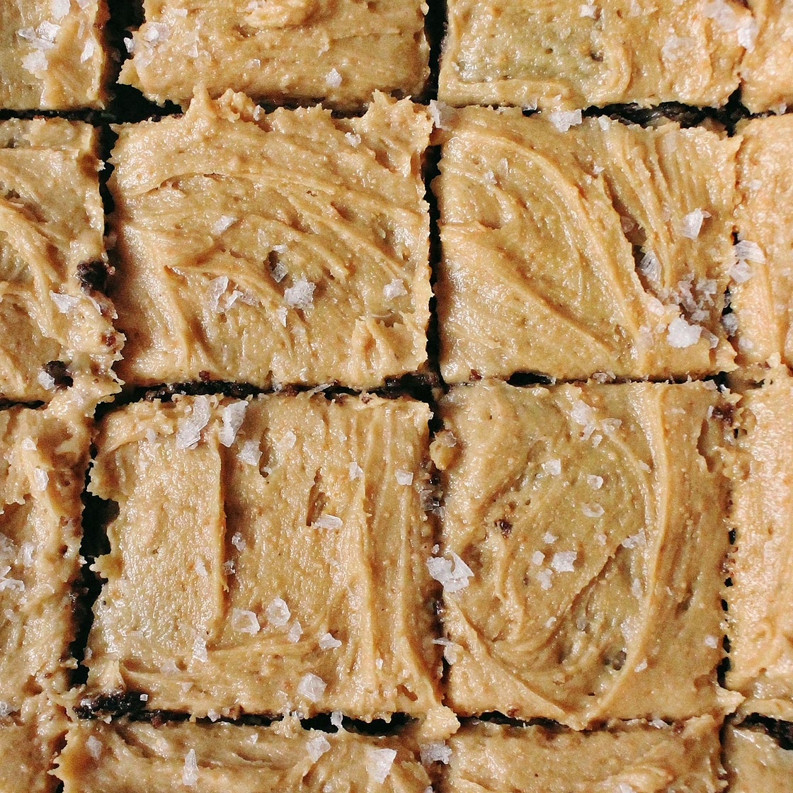 EASY Dairy-Free Salted Cashew Butter Frosting