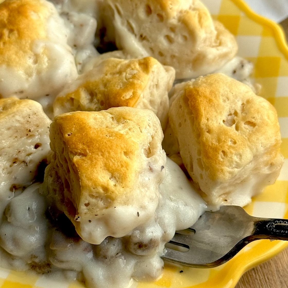 Lazy Biscuits & Gravy Breakfast Casserole