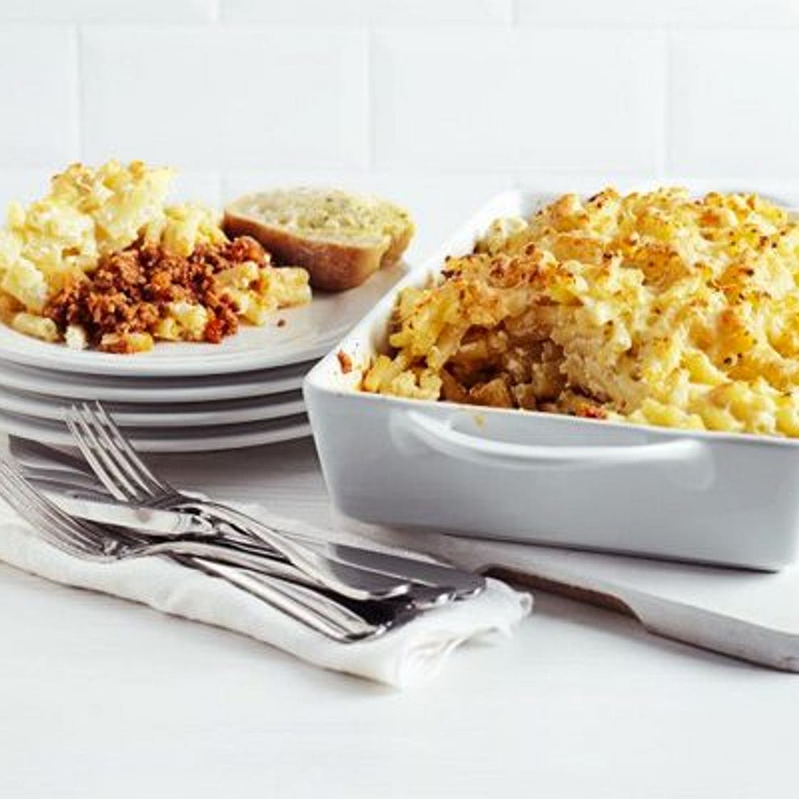 Greek lamb & macaroni bake