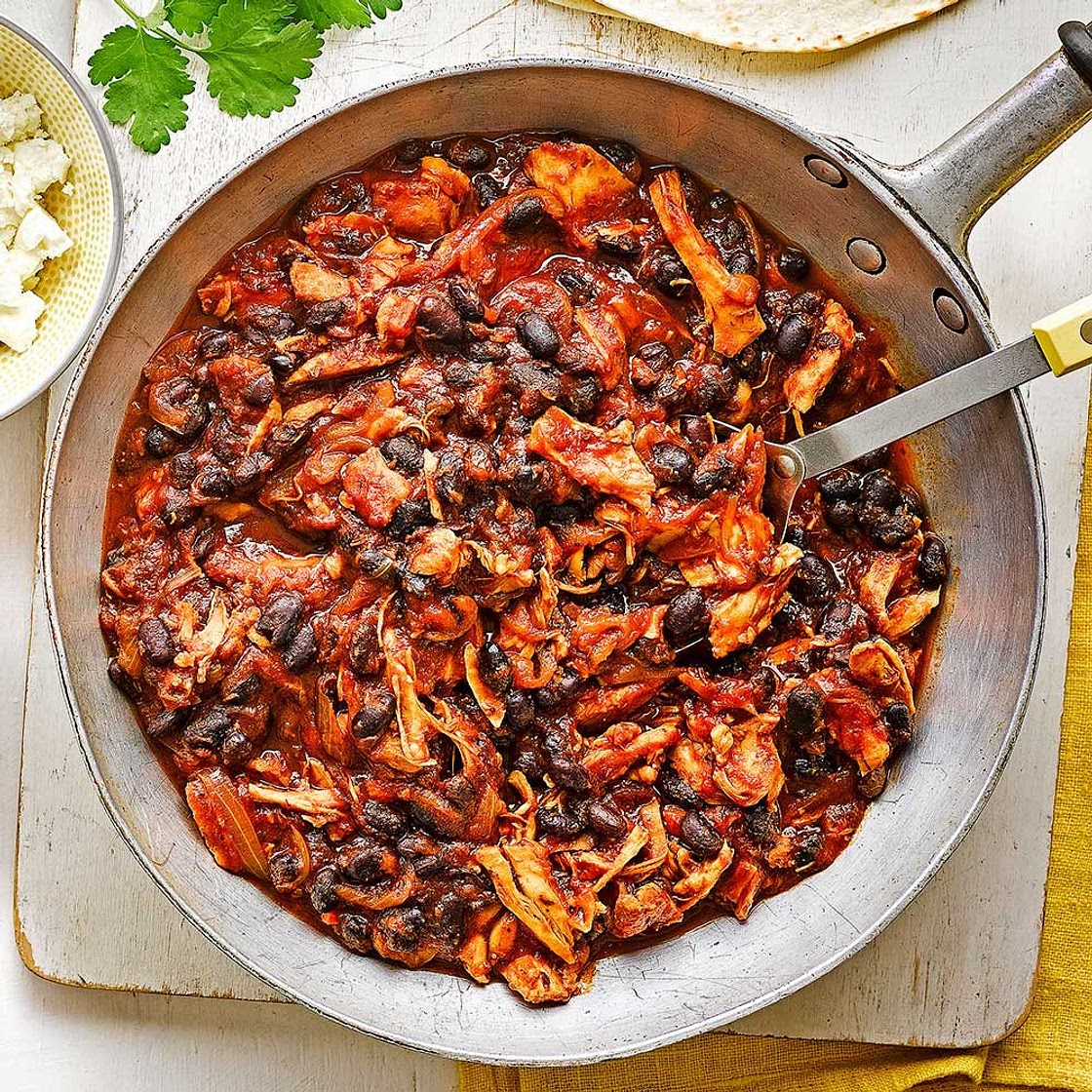 Pulled chicken & black bean chilli