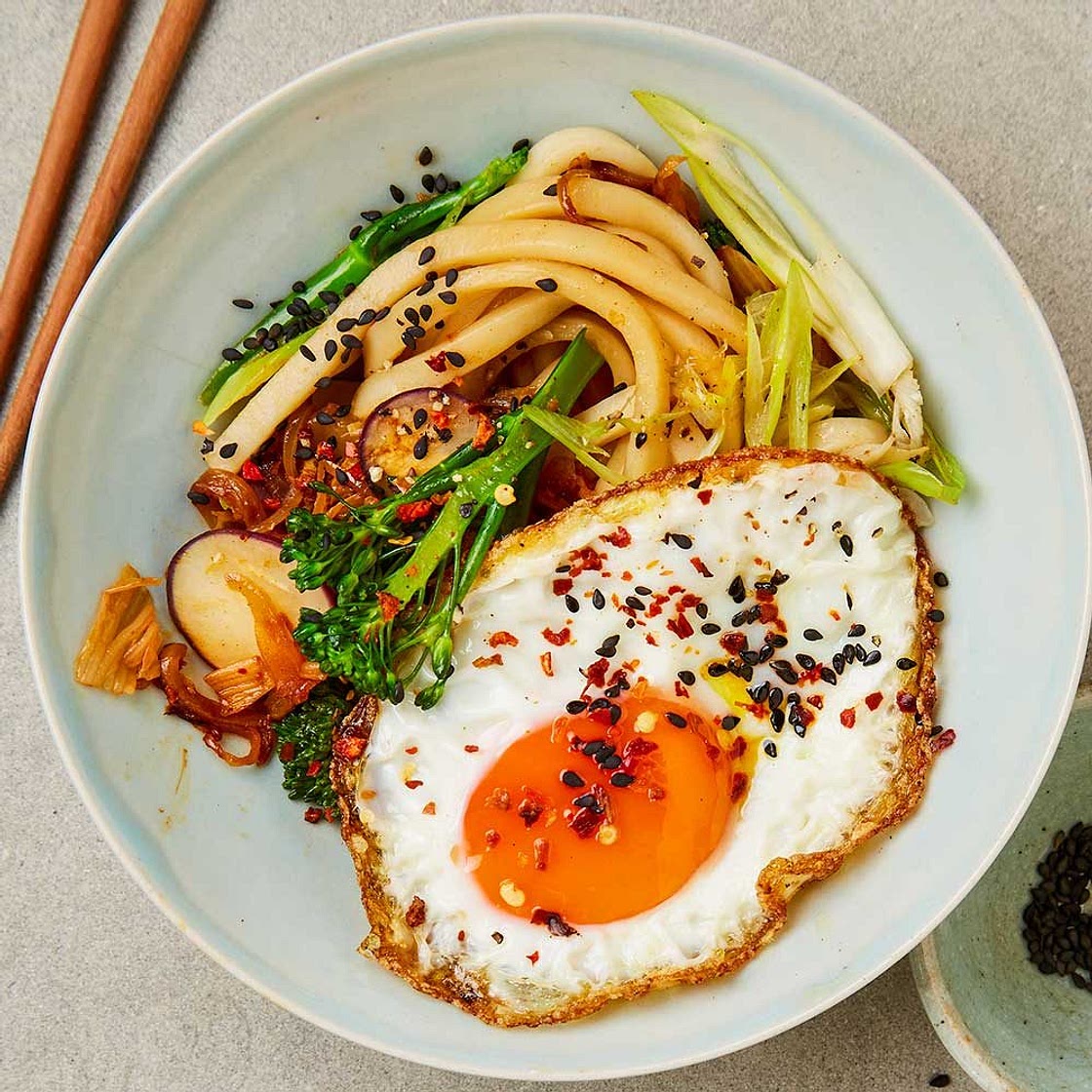 Kimchi sesame udon noodles