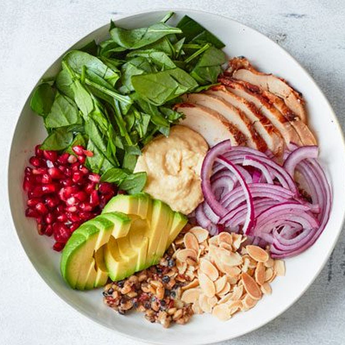Quick chicken hummus bowl