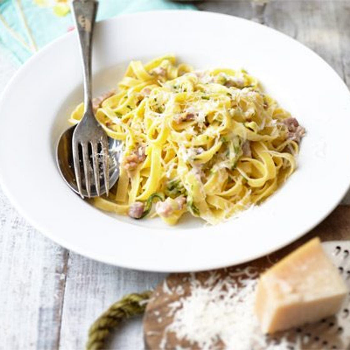 Creamy courgette & bacon pasta