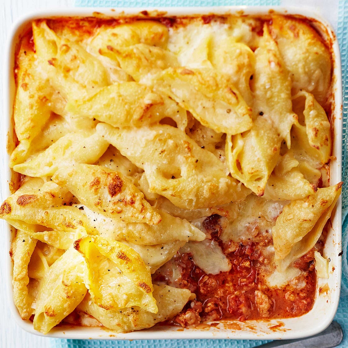 Turkey bolognese pasta bake