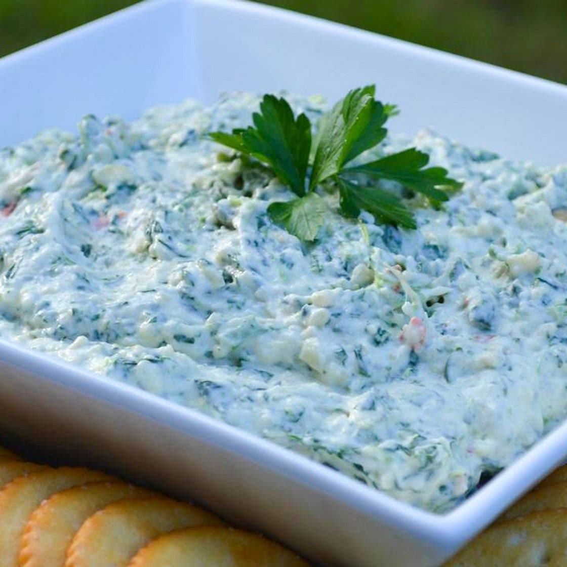 Amazing No Cook Spinach Artichoke Dip