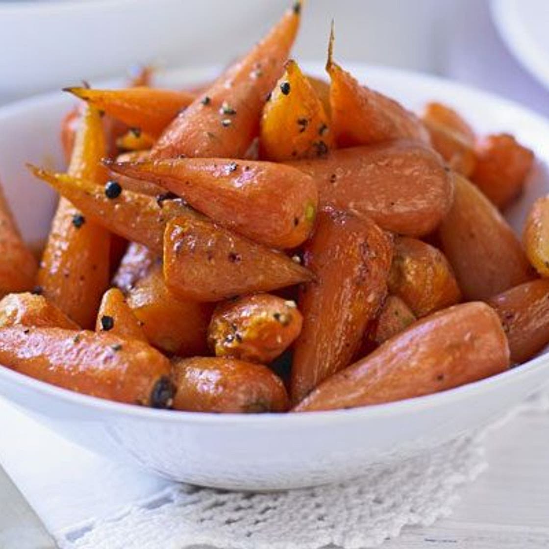 Honey-glazed roast carrots