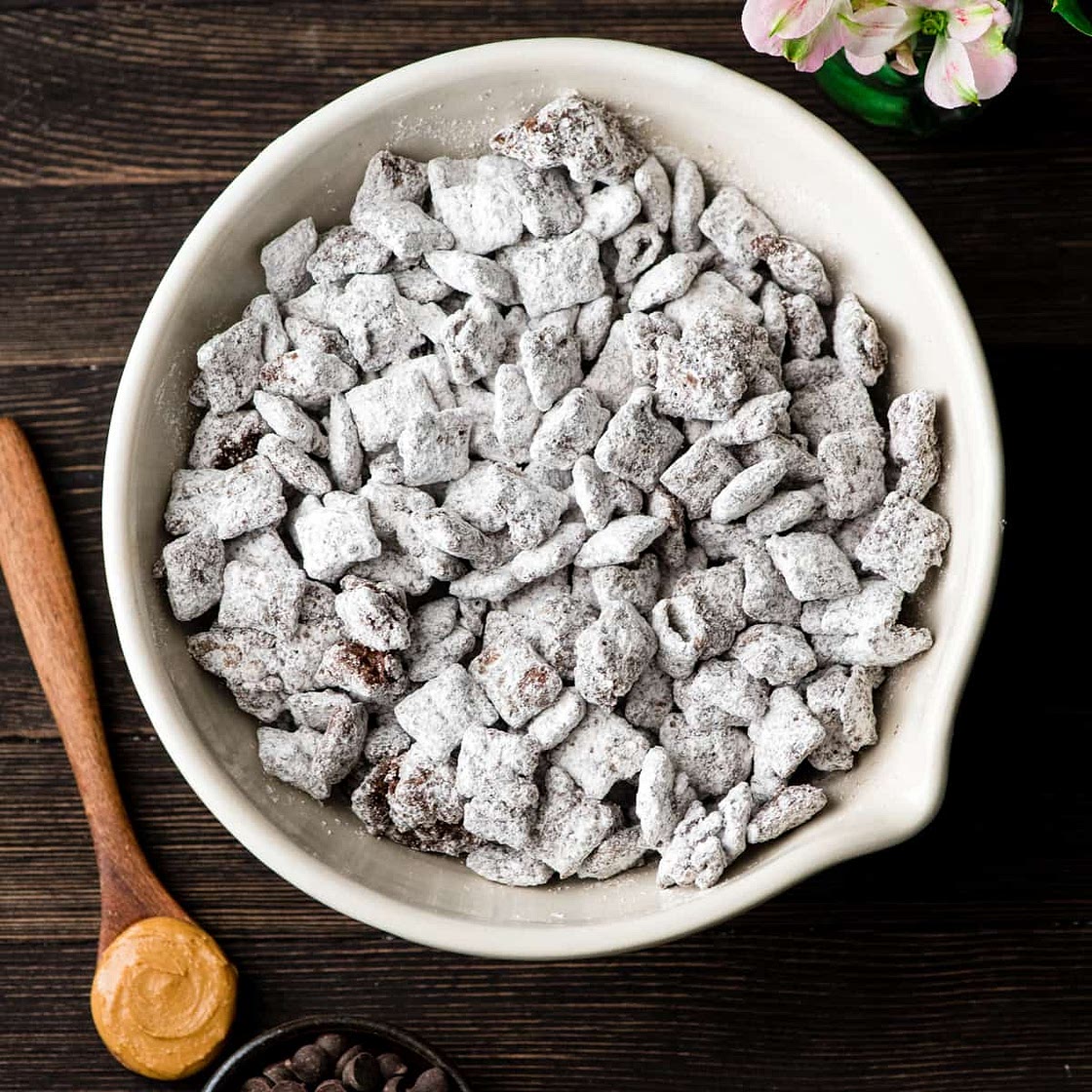 Puppy Chow Recipe (Muddy Buddies)