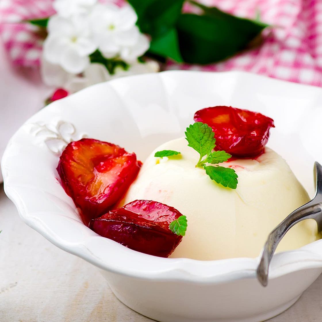 Panna Cotta mit Zwetschgen