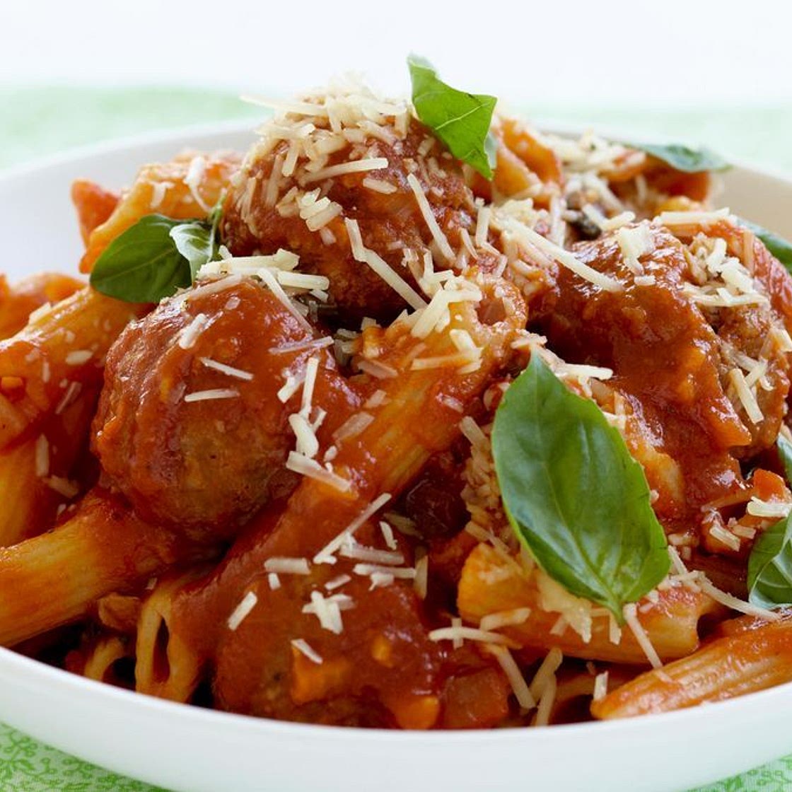 Meatballs in tomato and basil sauce