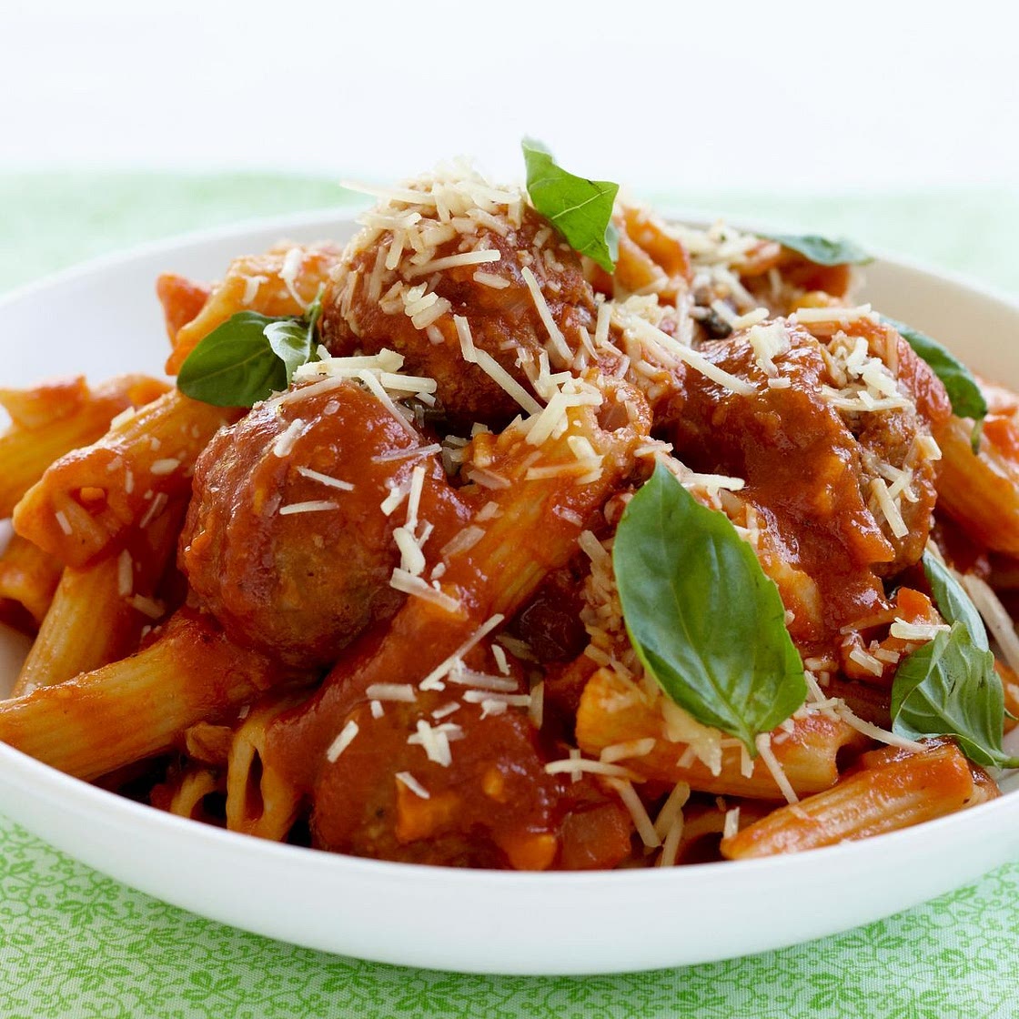 Meatballs in tomato and basil sauce
