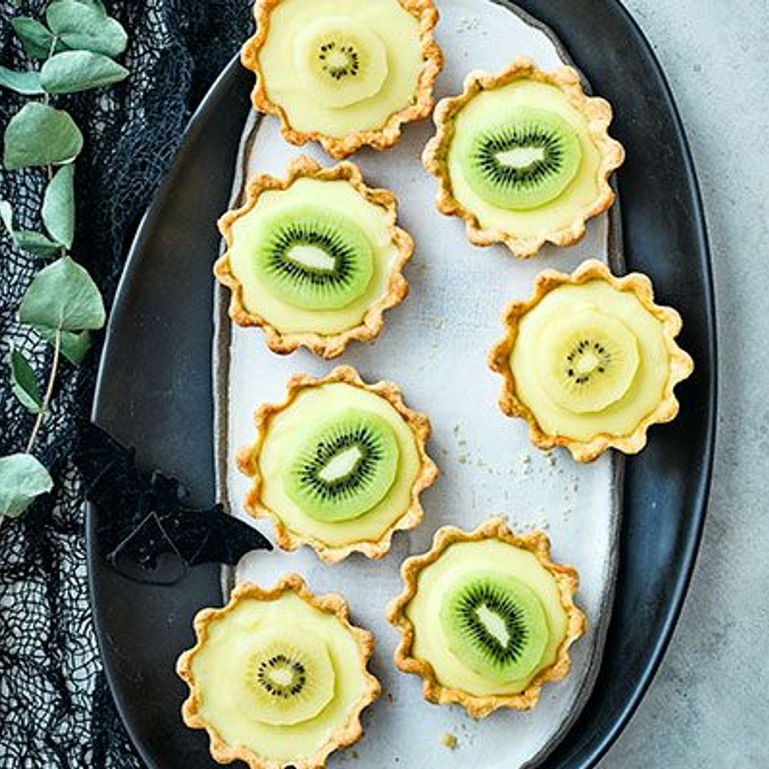 Kiwi slime pies