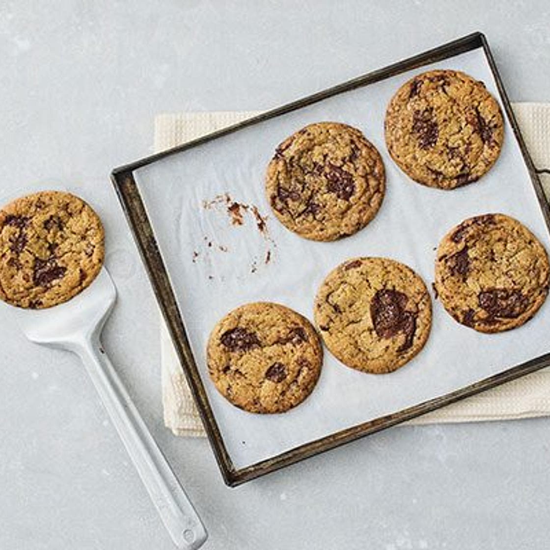 Vegan chocolate chip cookies