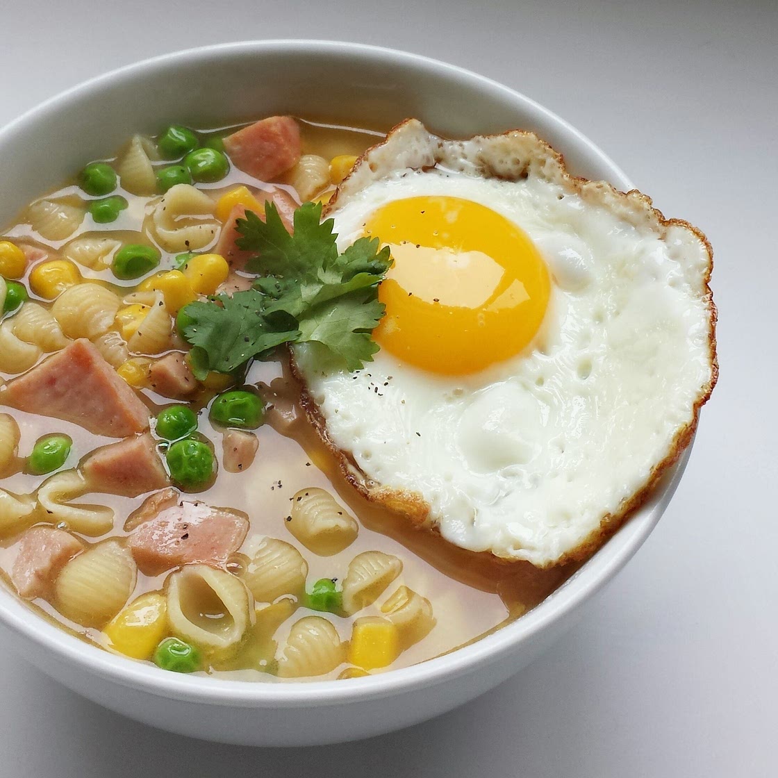 Hong Kong Style Spam & Egg Macaroni Soup (午餐肉通粉)