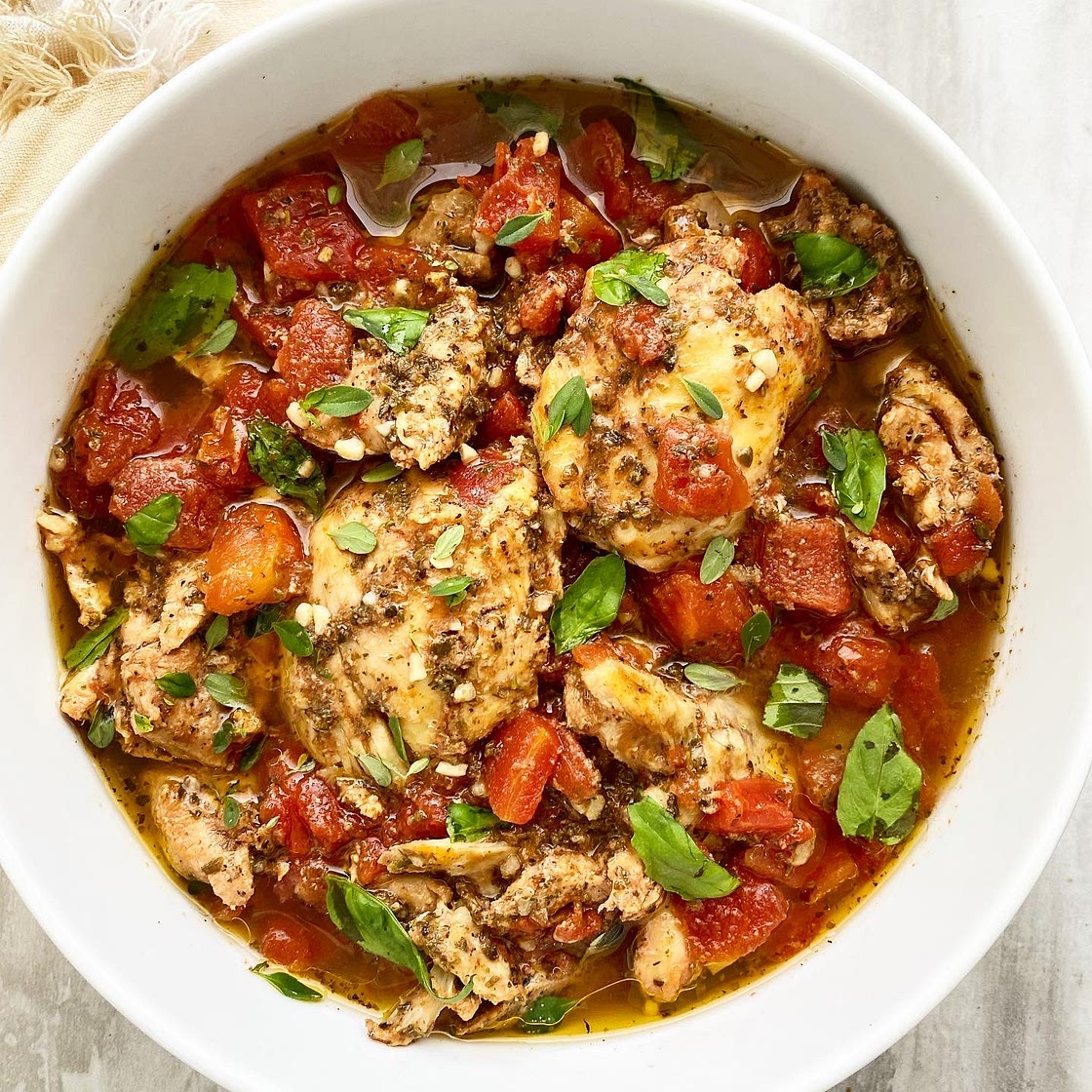Slow Cooker Tomato Garlic Chicken Herbs