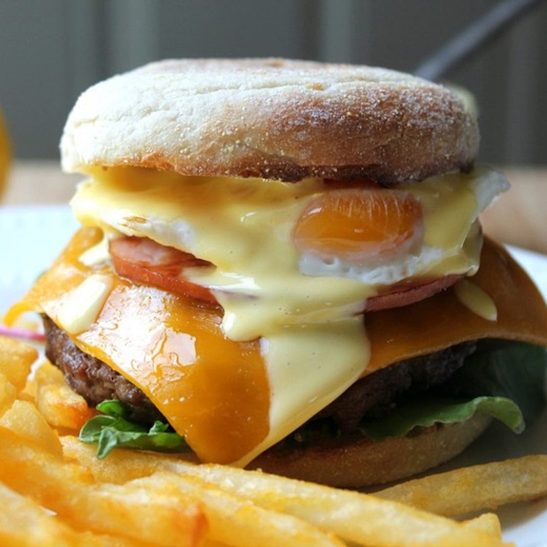 Eggs Benedict burger