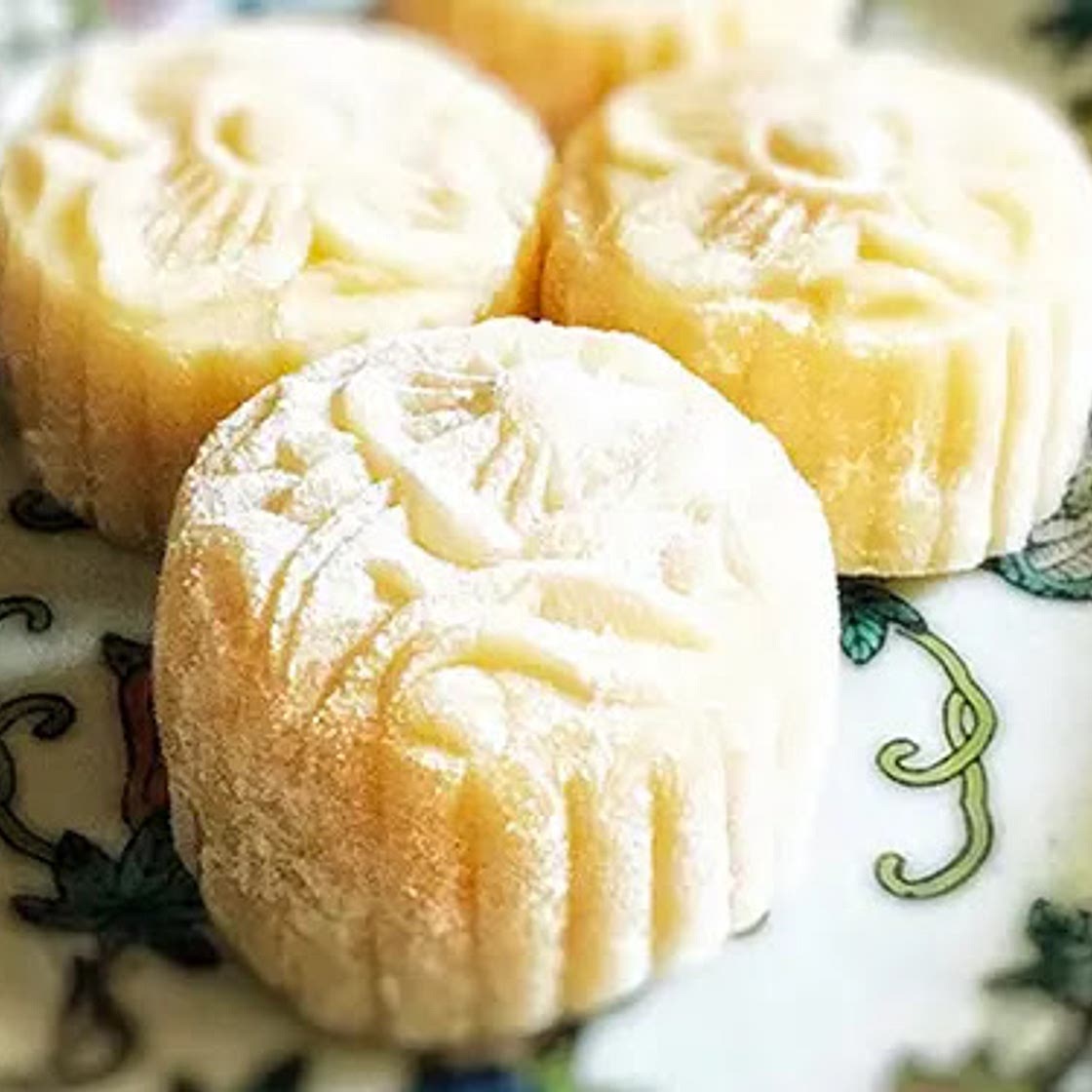 Snow Skin Custard Mooncake 奶皇冰皮月餅
