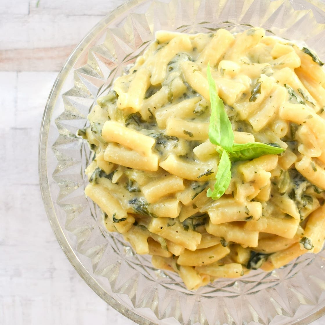 Easy One Pot Vegan Mac and Cheese with Spinach