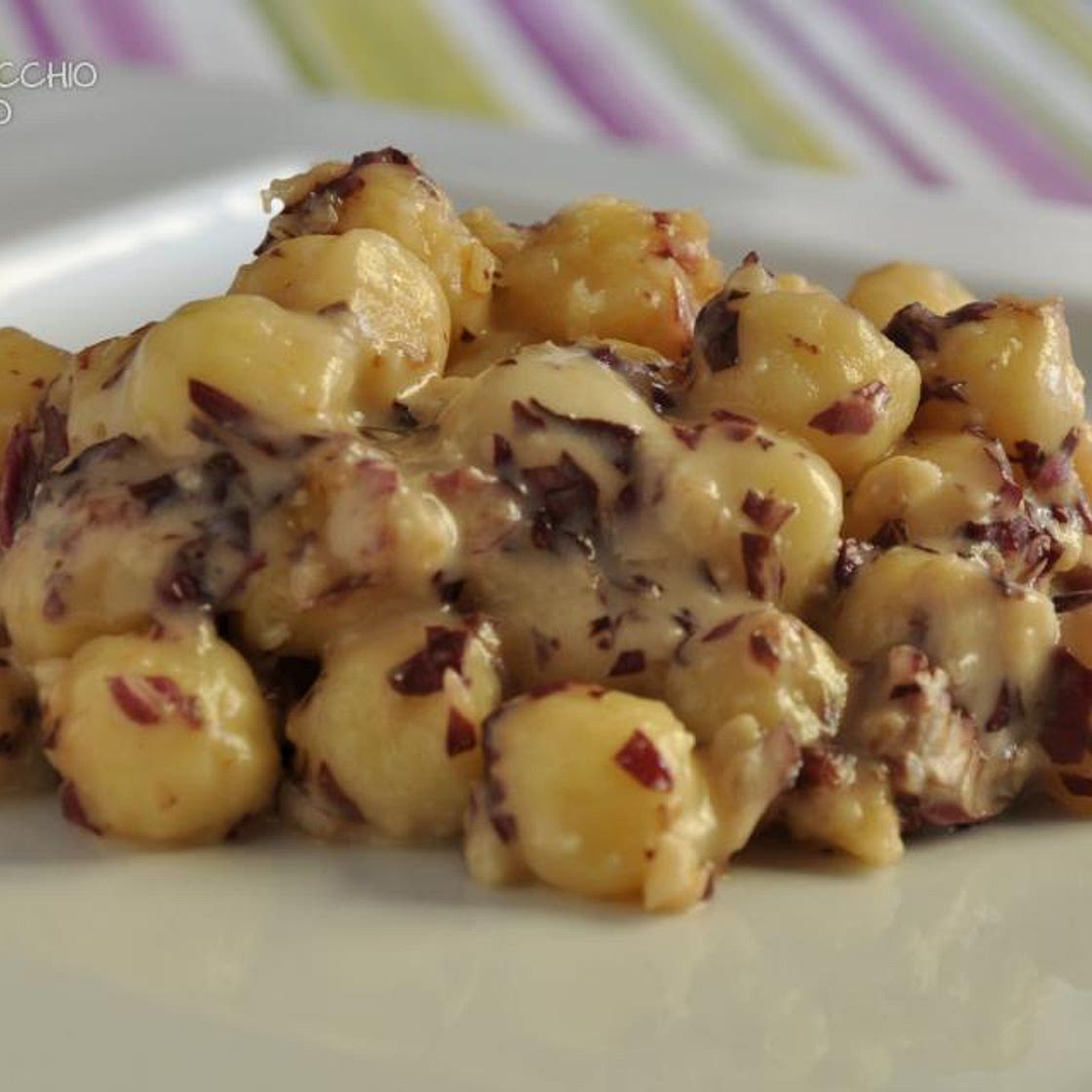 Gnocchi gorgonzola, noci e radicchio