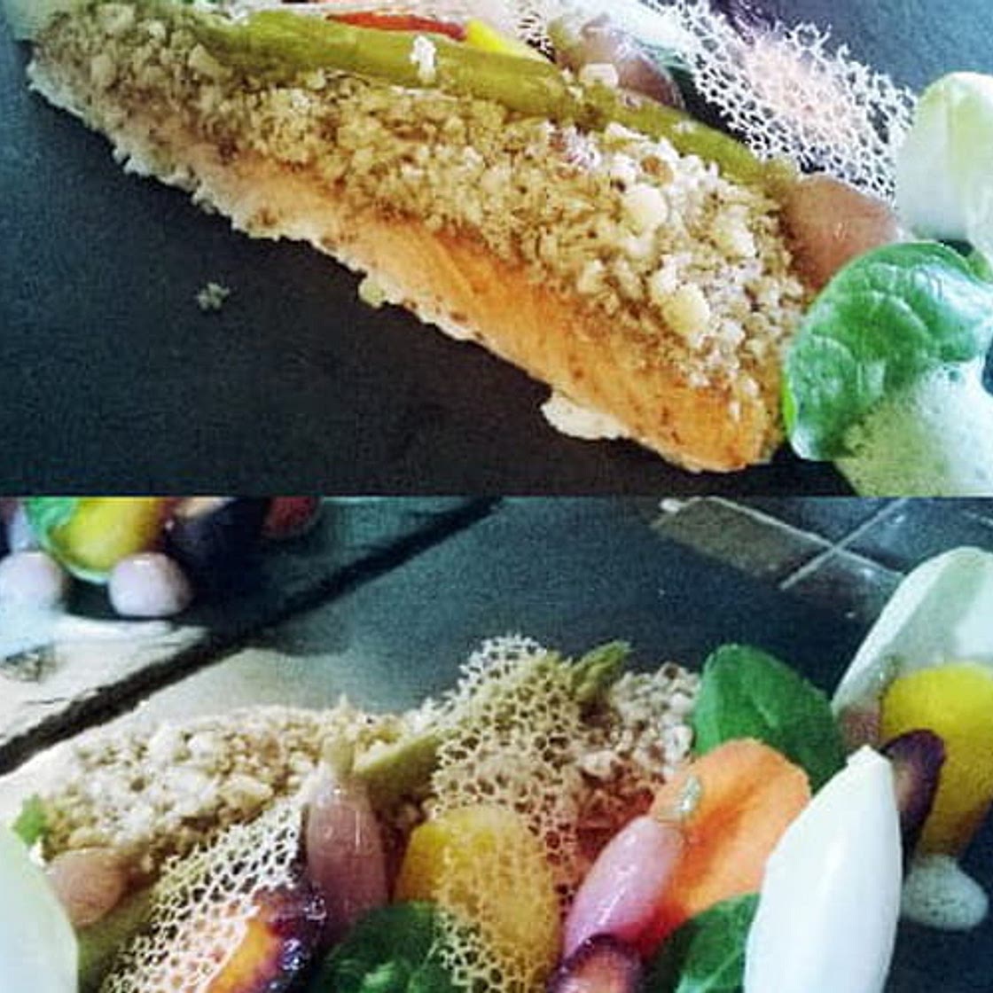 pavé de saumon coustillant avec ses légumes et son émulsion de fines herbes
