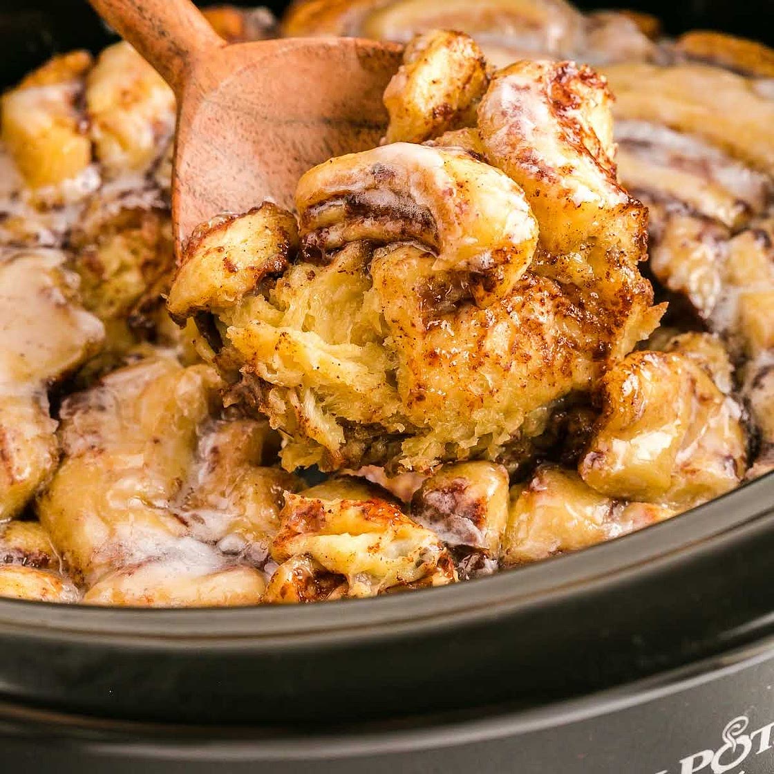 Crock Pot Cinnamon Roll Casserole