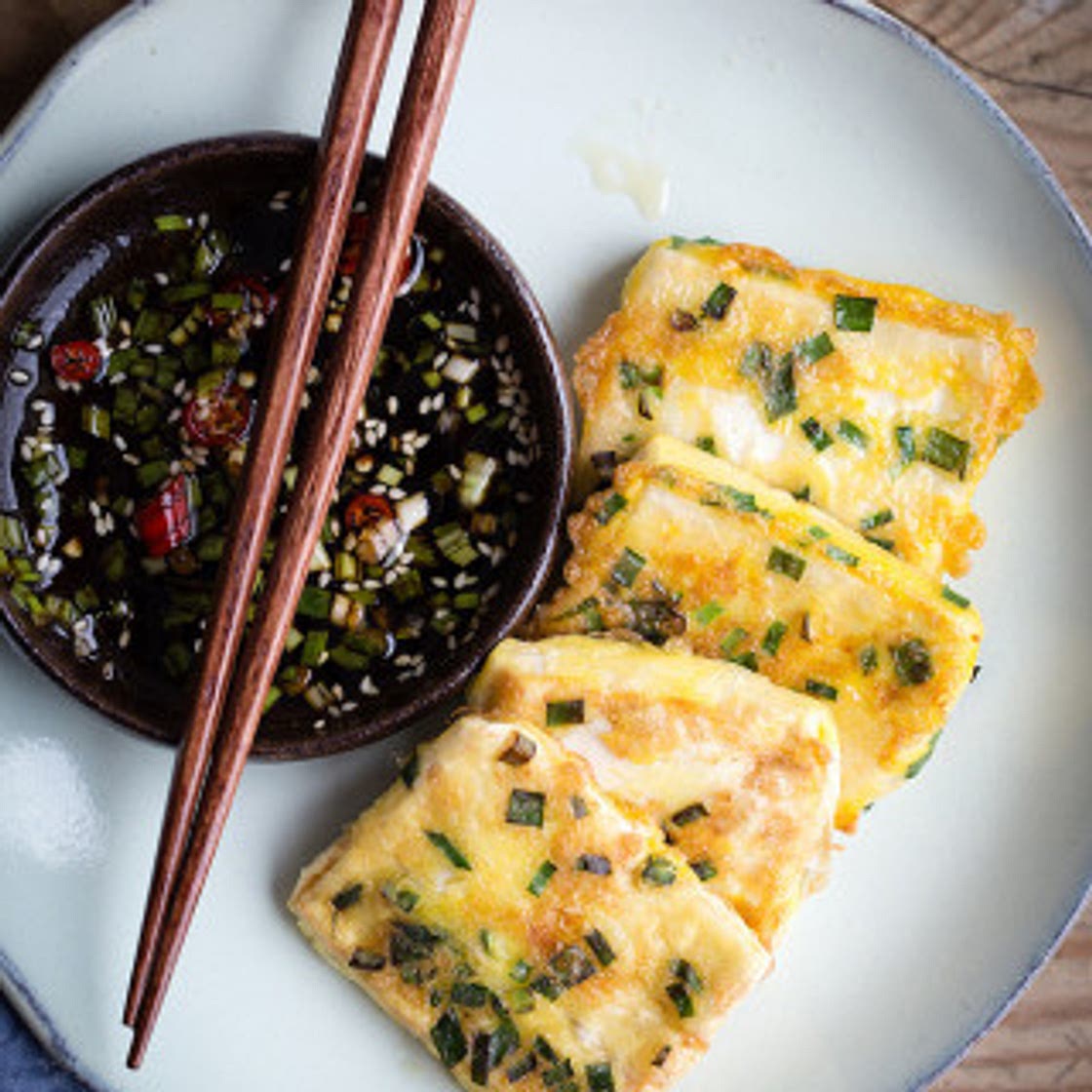 Pan-fried Tofu with Egg and Chive