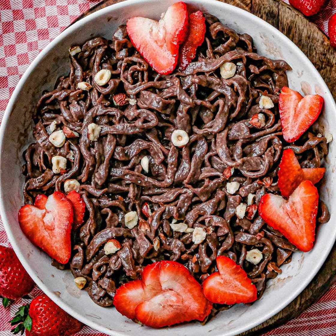 Chocolate Noodles in Nutella Sauce