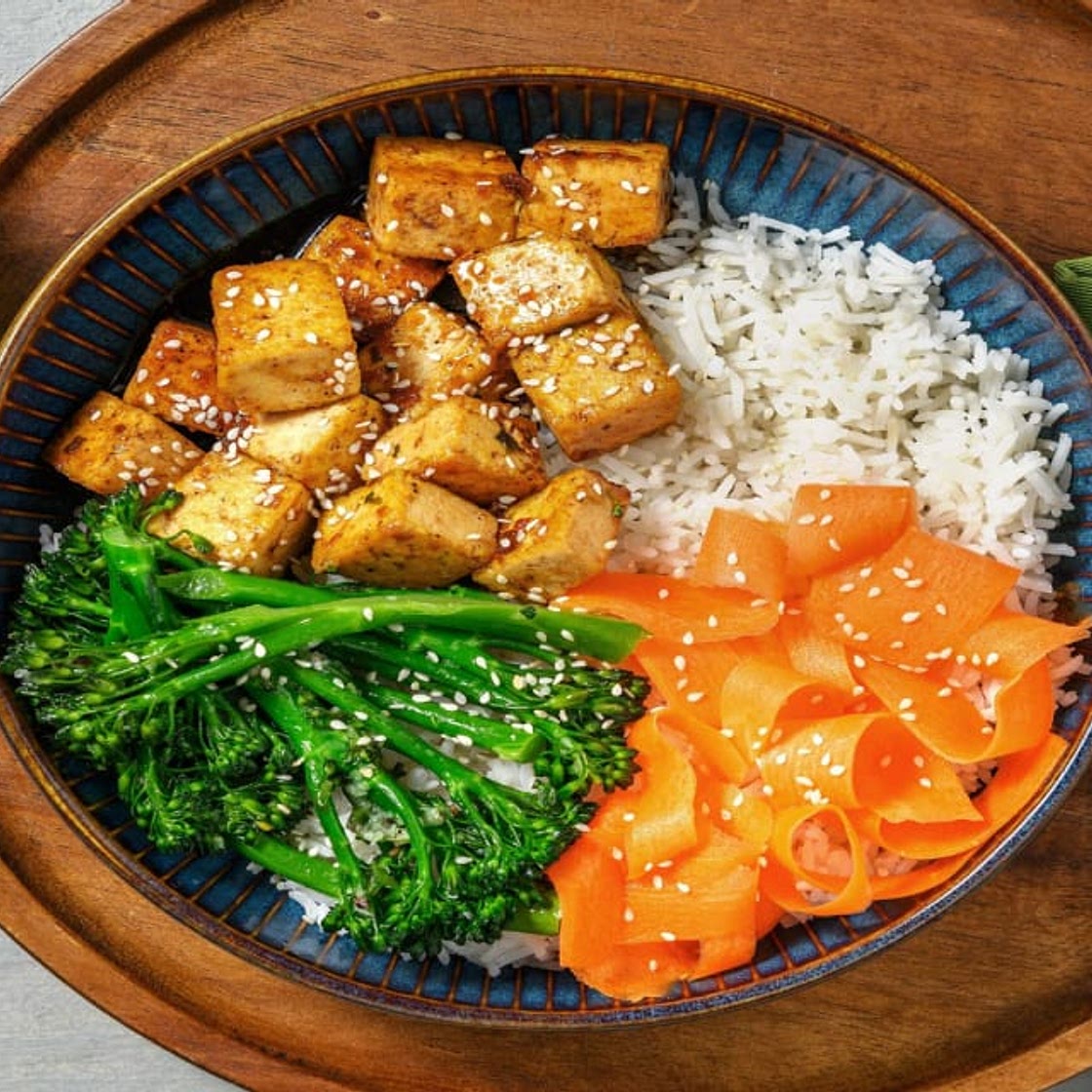 Spiced Tofu Sesame Rice Bowl with Garlic Tenderstem® and Pickled Carrot Ribbons