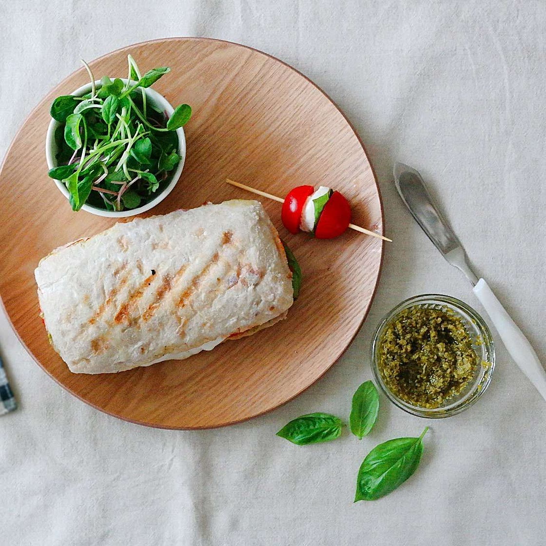 토마토모차렐라파니니