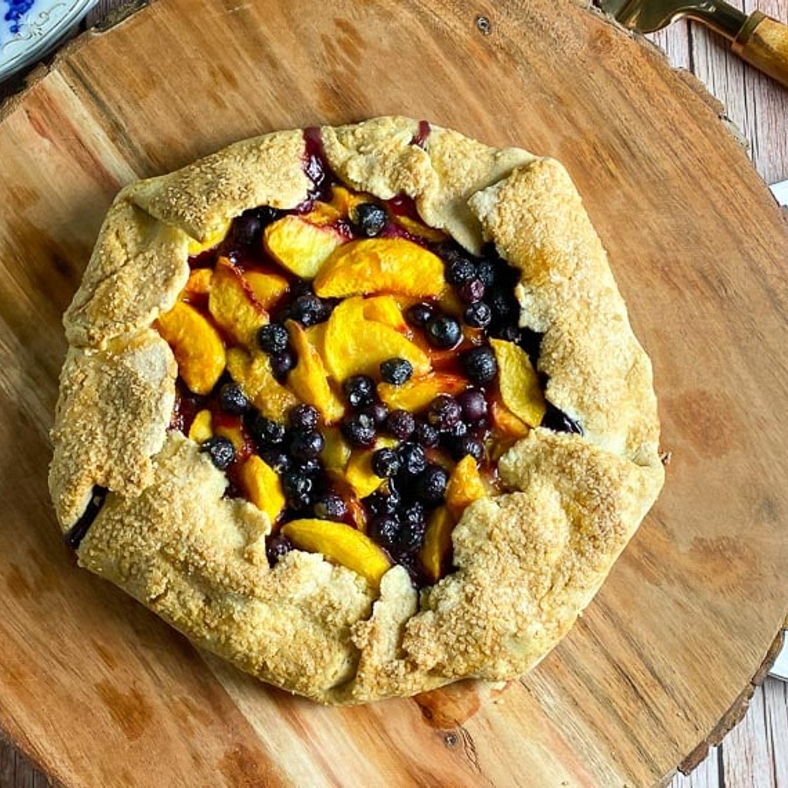 Low FODMAP Peach Blueberry Crostata
