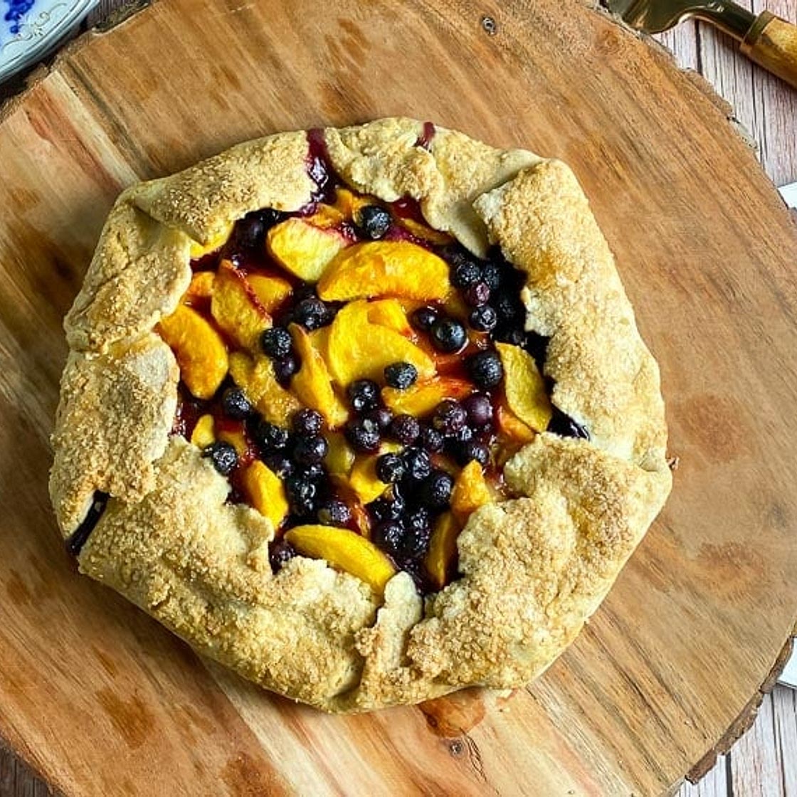 Low FODMAP Peach Blueberry Crostata