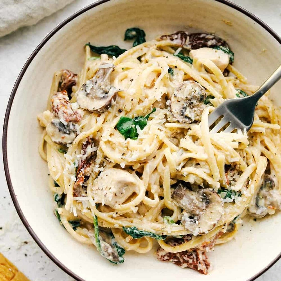 One Pot Creamy Chicken Mushroom Florentine