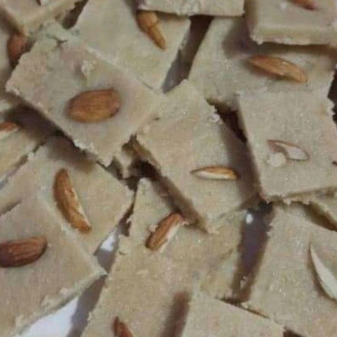 मावा बादाम बर्फी (mawa badam barfi recipe in Hindi)