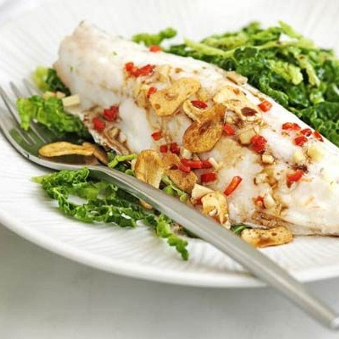 Steamed bass with garlic & chilli