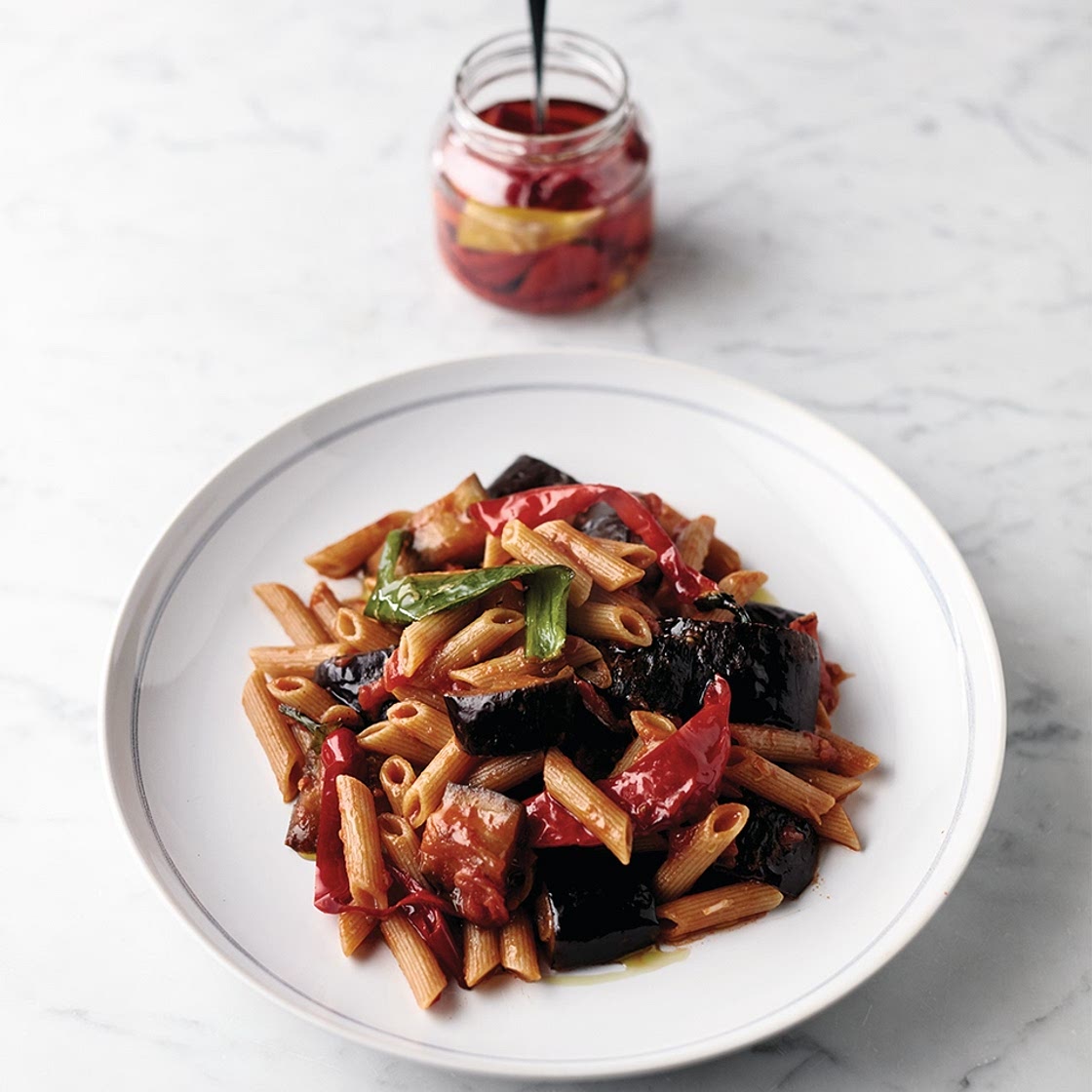 Aubergine penne arrabbiata