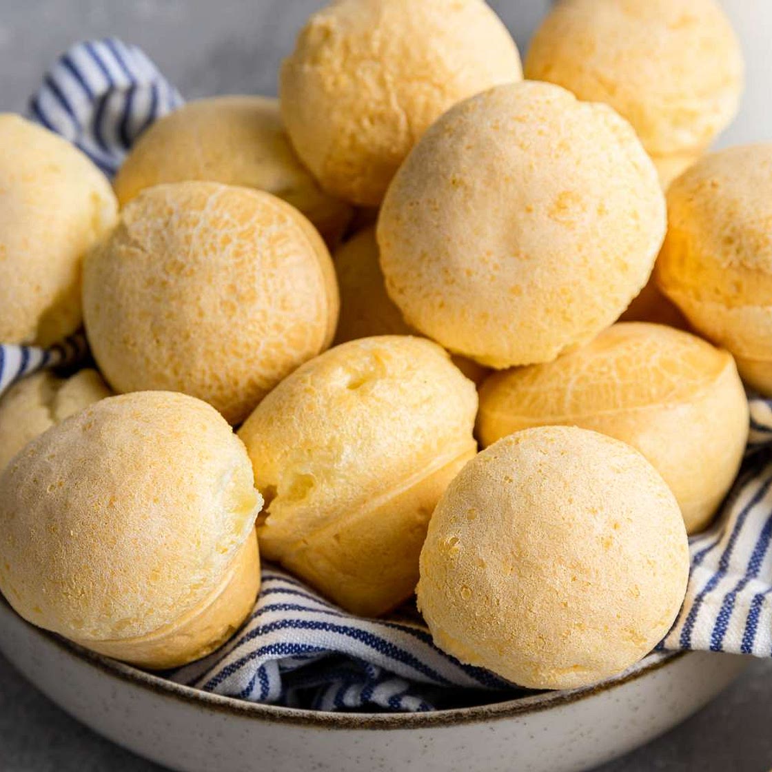 Easy Brazilian Cheese Bread (Pão de Queijo)