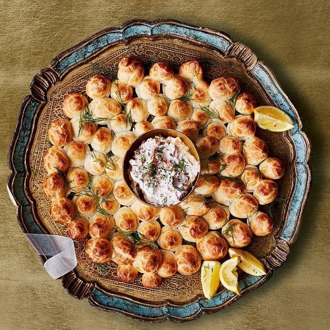 Cheesy choux wreath with hot smoked salmon and horseradish dip