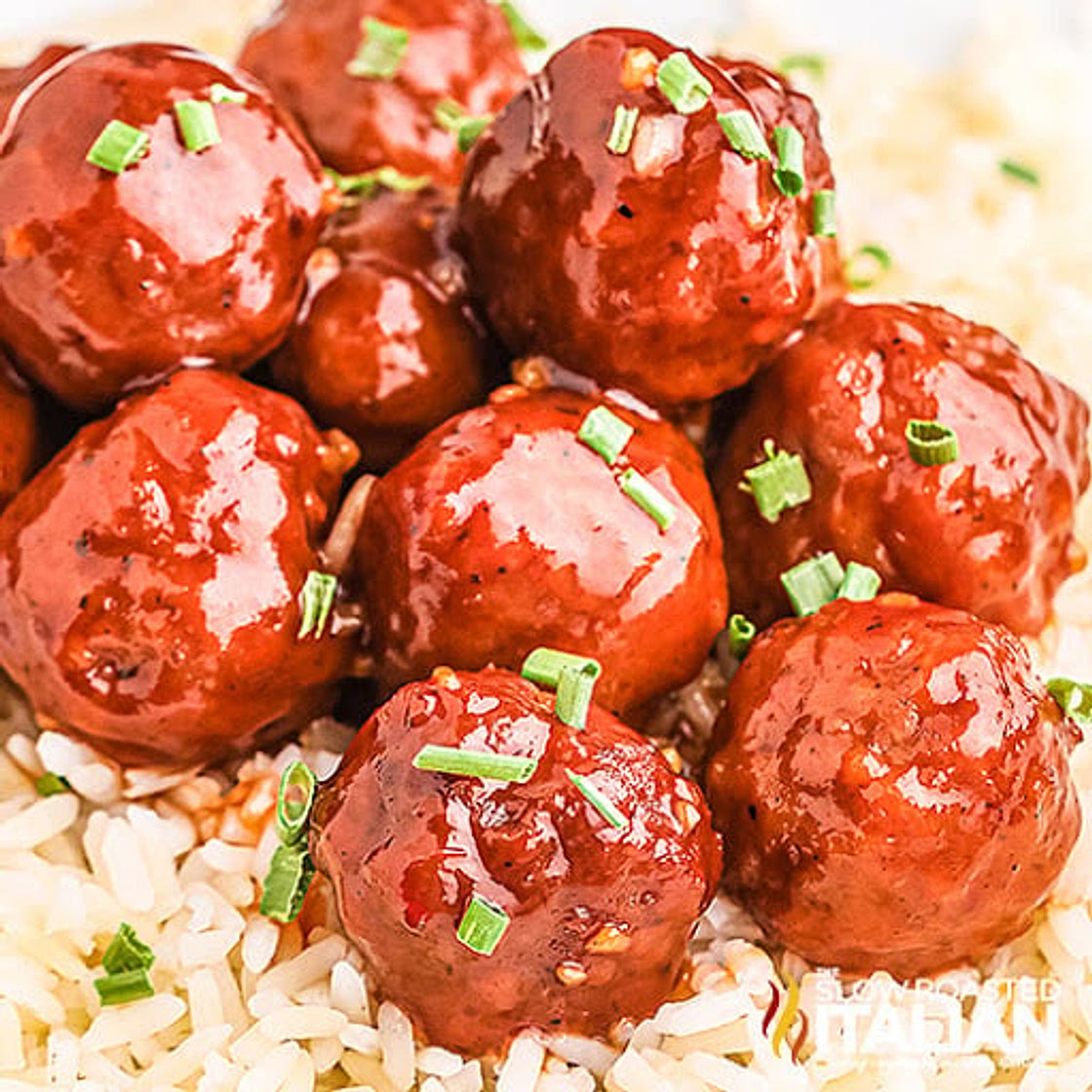 Easy Crockpot Honey Garlic Meatballs (5-Ingredient Recipe)
