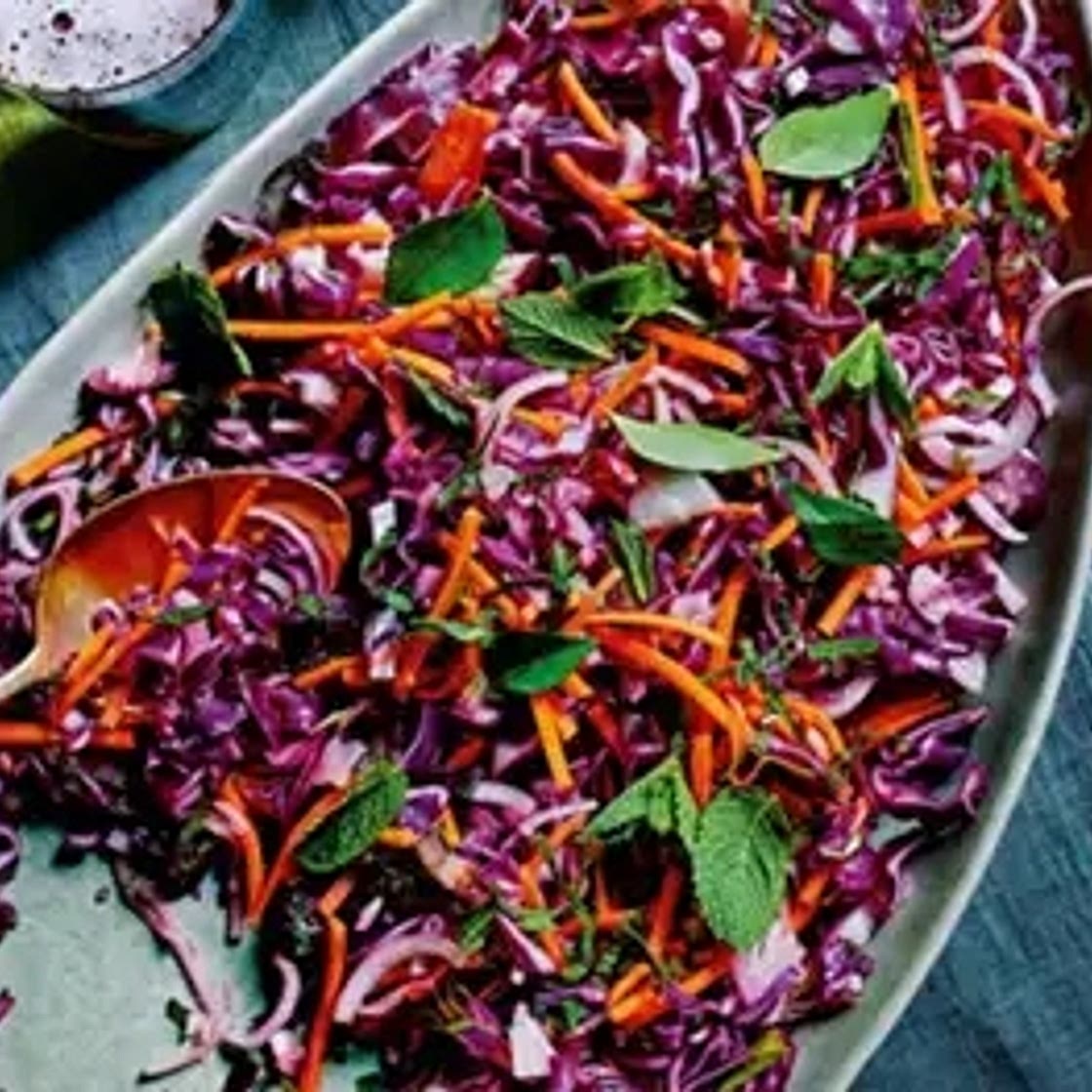 Red cabbage, carrot & mint sambol