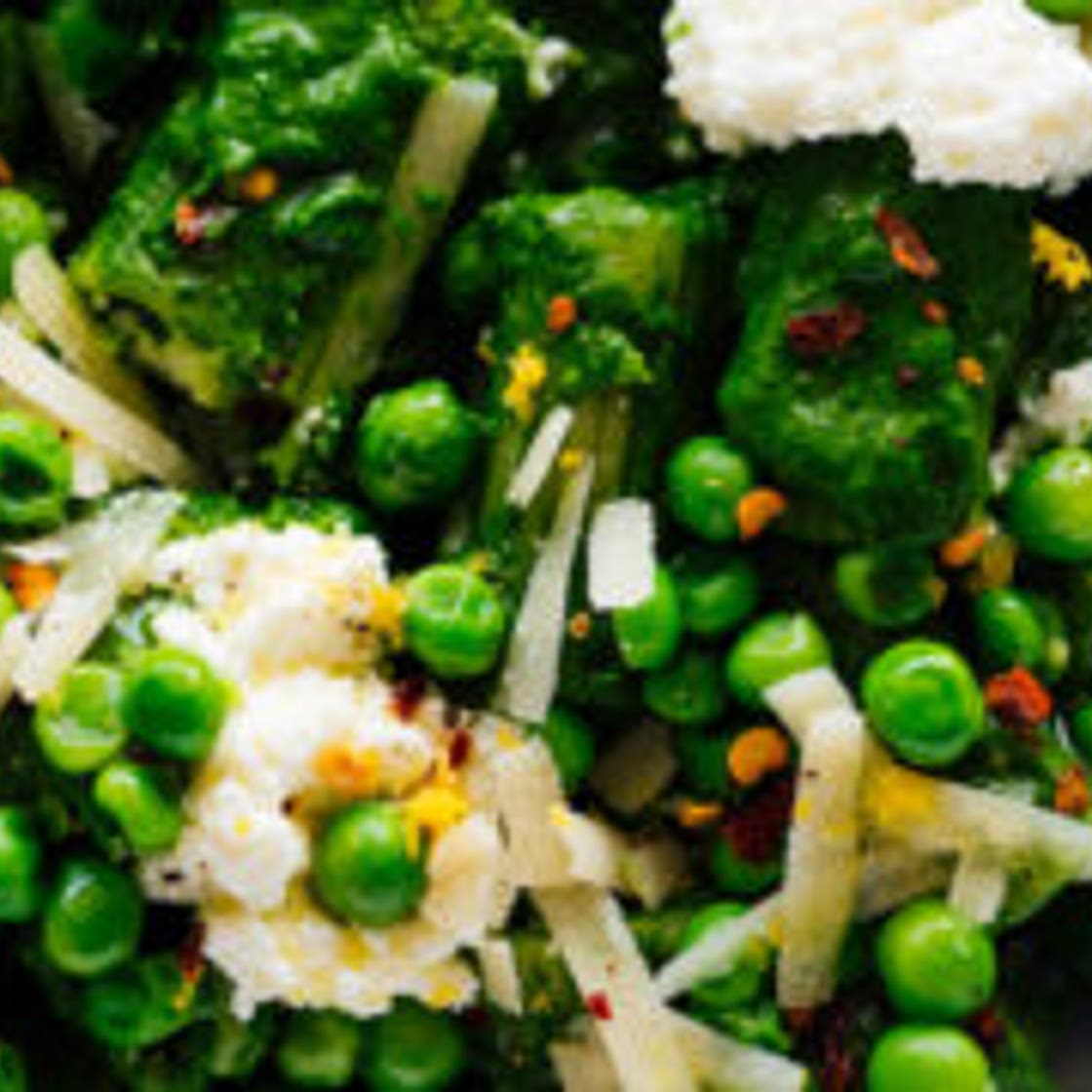 Lemony Green Pasta with Peas & Ricotta