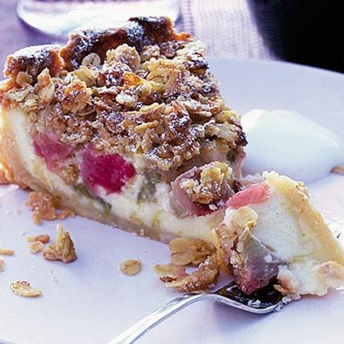 Rhubarb & custard pie with butter crumble
