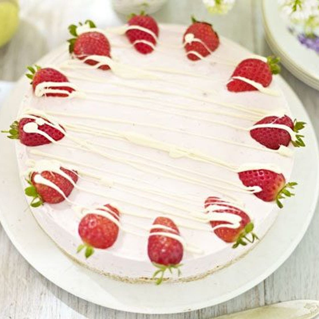 Strawberry & white chocolate mousse cake