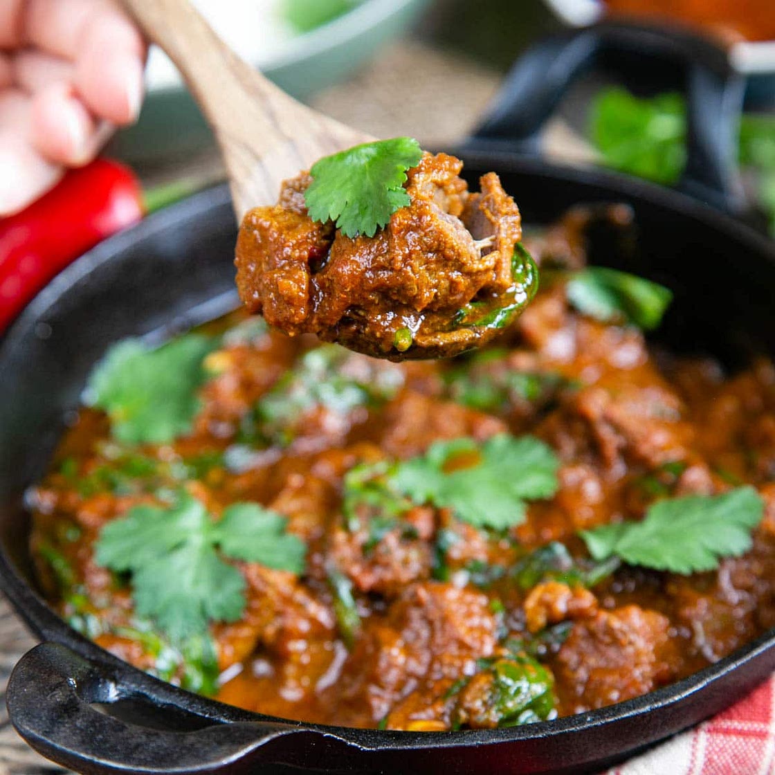 Easy Slow Cooked Beef Curry
