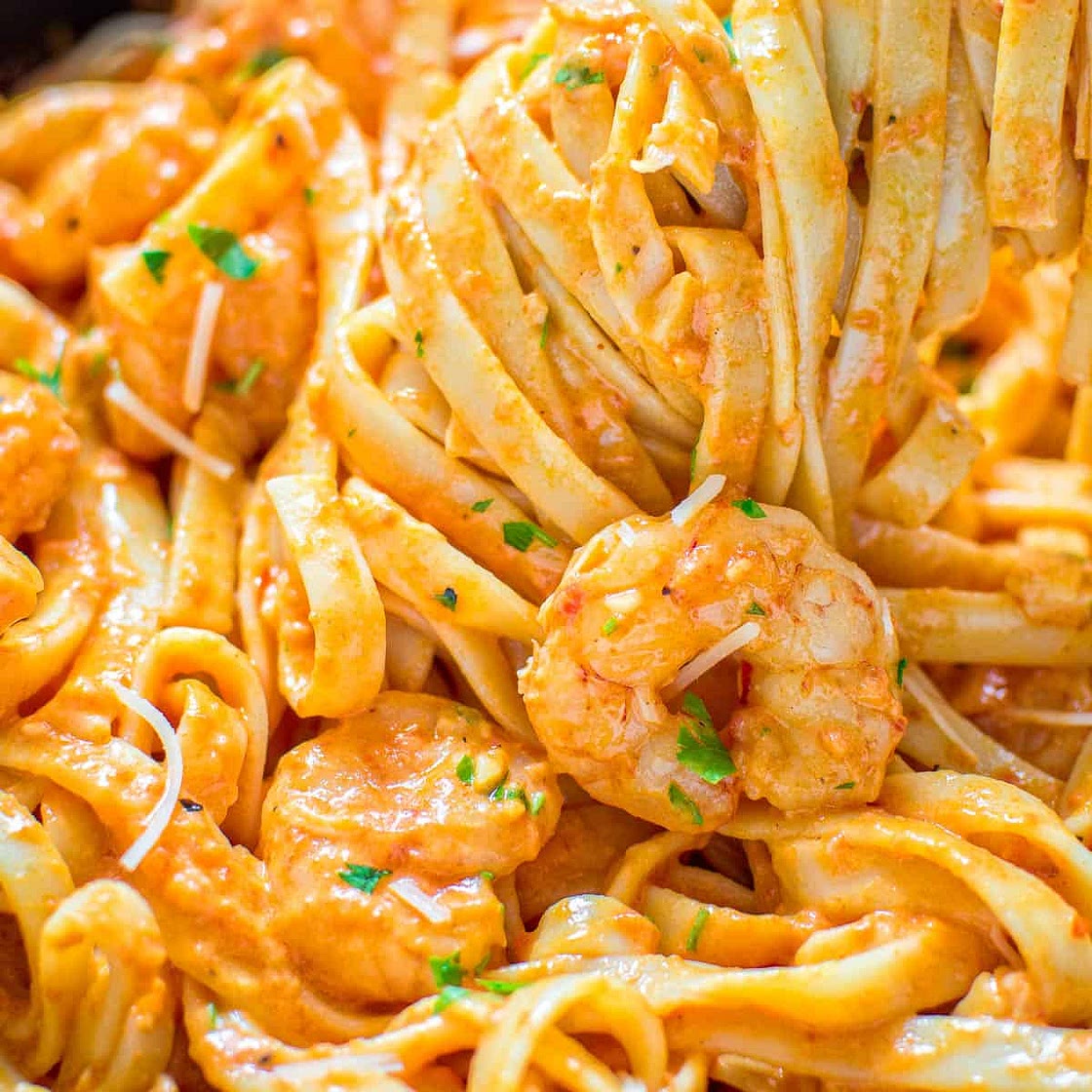 Shrimp Fettuccine with Roasted Pepper Sauce