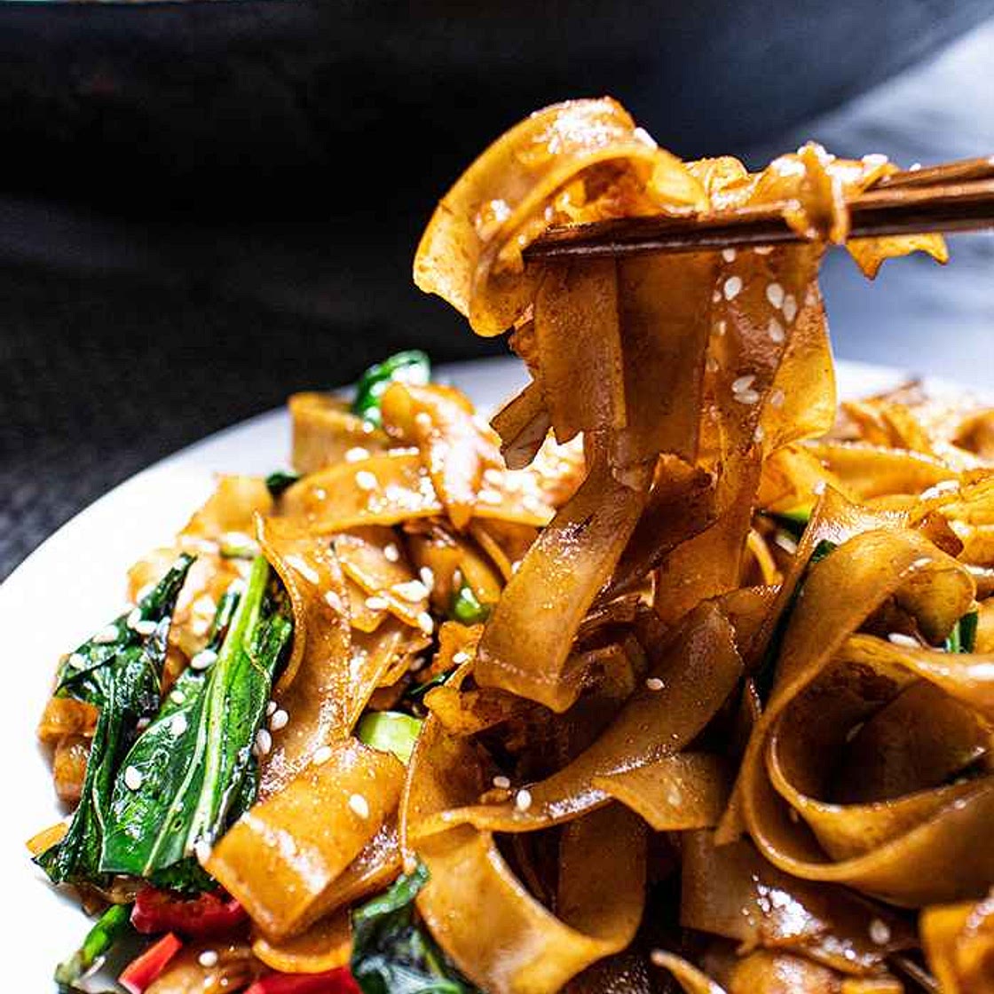 Vegan Pad See Ew Recipe (Thai Stir-Fry Rice Noodles)