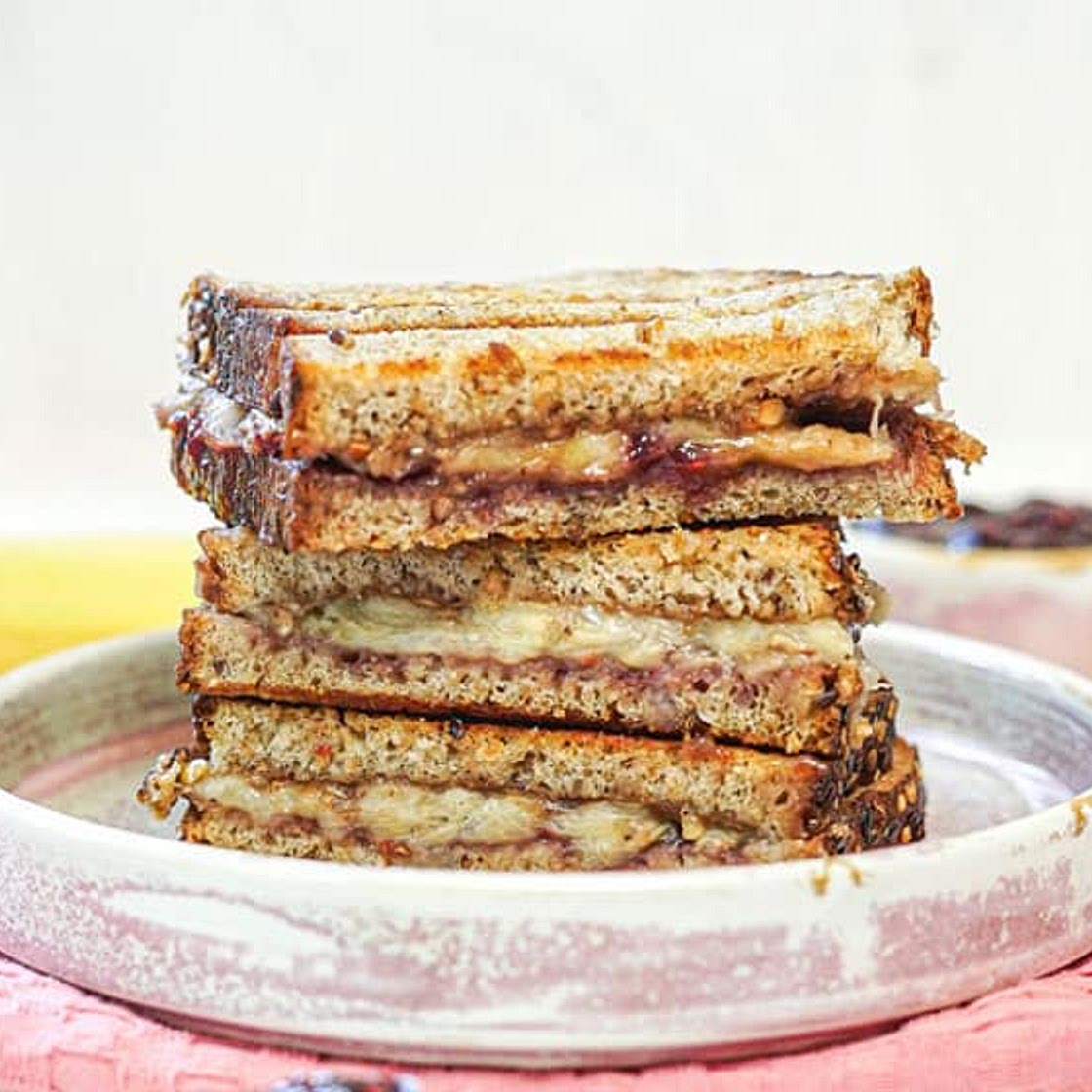 Grilled Peanut Butter & Banana Sandwich